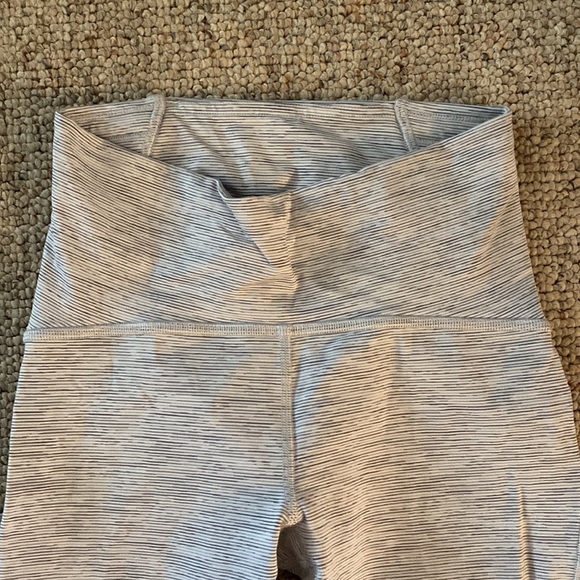 Lululemon running leggings size 4 - Picture 2 of 9
